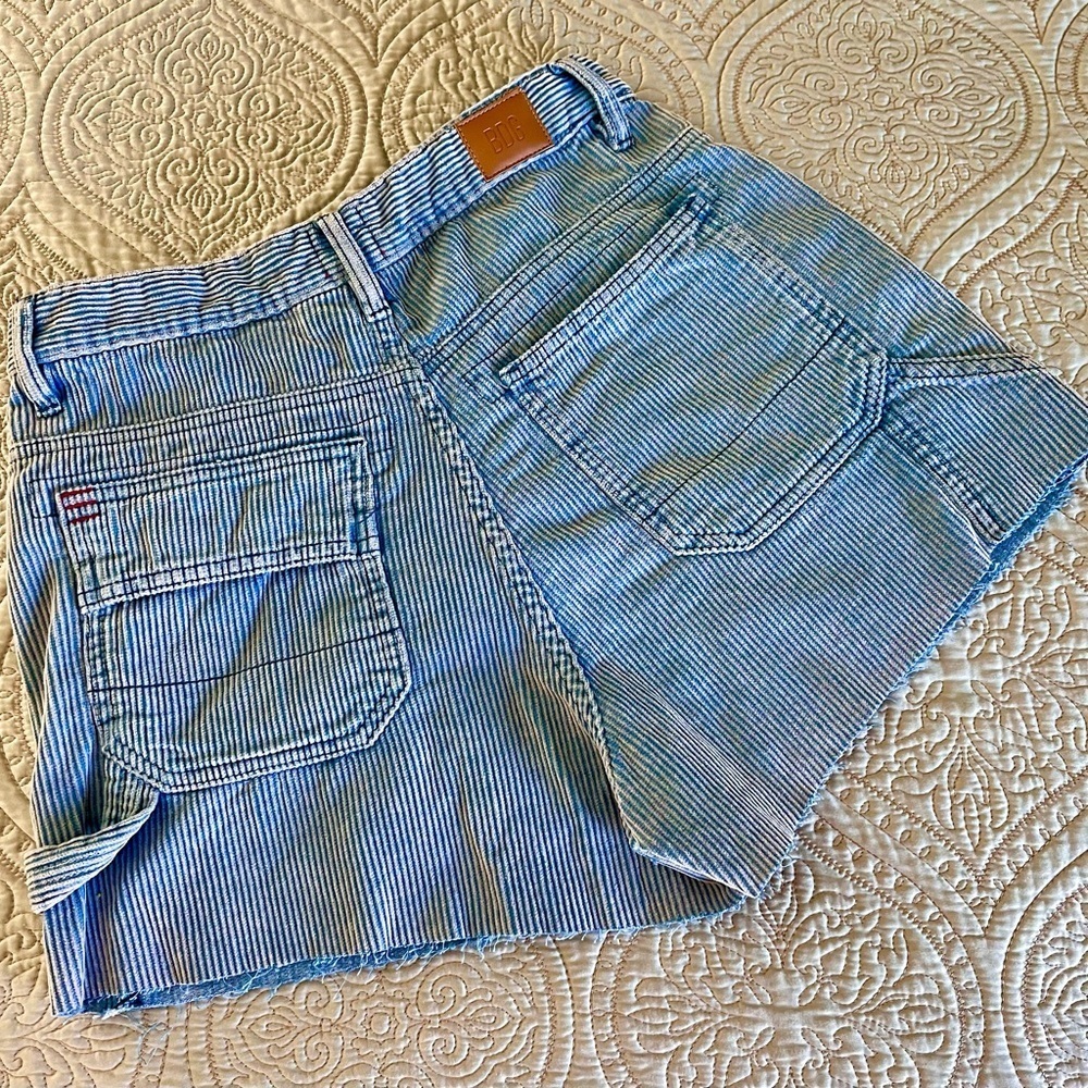 Urban Outfitters BDG High-Rise Carpenter style wide corduroy blue shorts size 27 - Picture 3 of 5